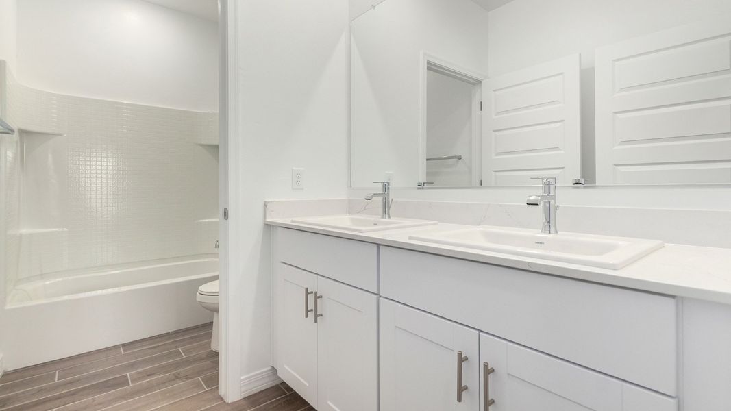 Representative furnished interior of a home built from the Sedona - Plan H50T7 by D.R. Horton in Sahuarita Acres, Sahuarita (Image 11).