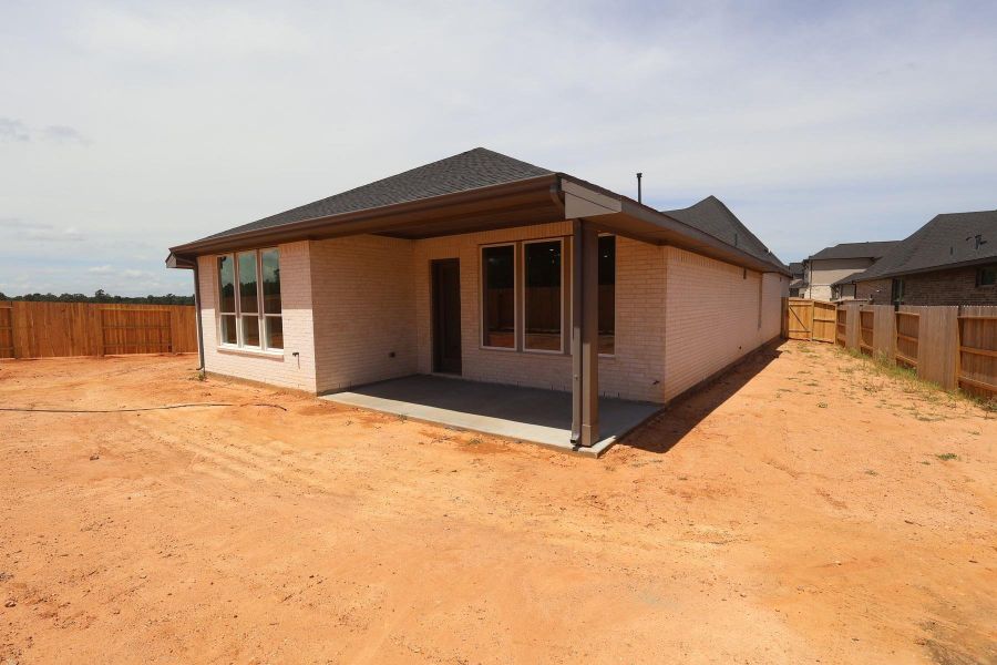 Exterior details and patio area of a home in Clopton Farms, Montgomery (Image 6).