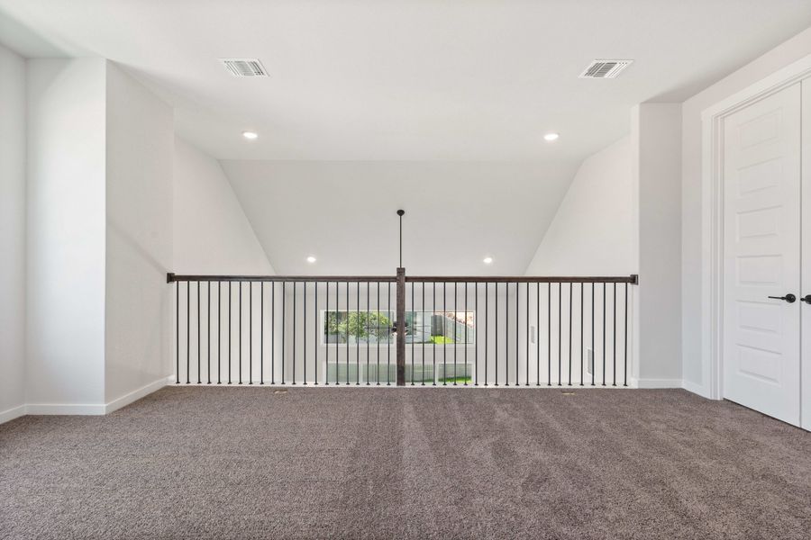 Spacious, unfurnished interior of a new home in Wolf Ranch, Georgetown (Image 41).