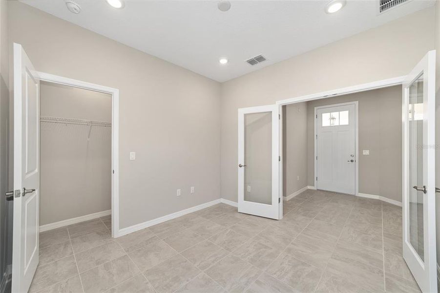 Spacious, unfurnished interior of a new home in , Ocala (Image 32).
