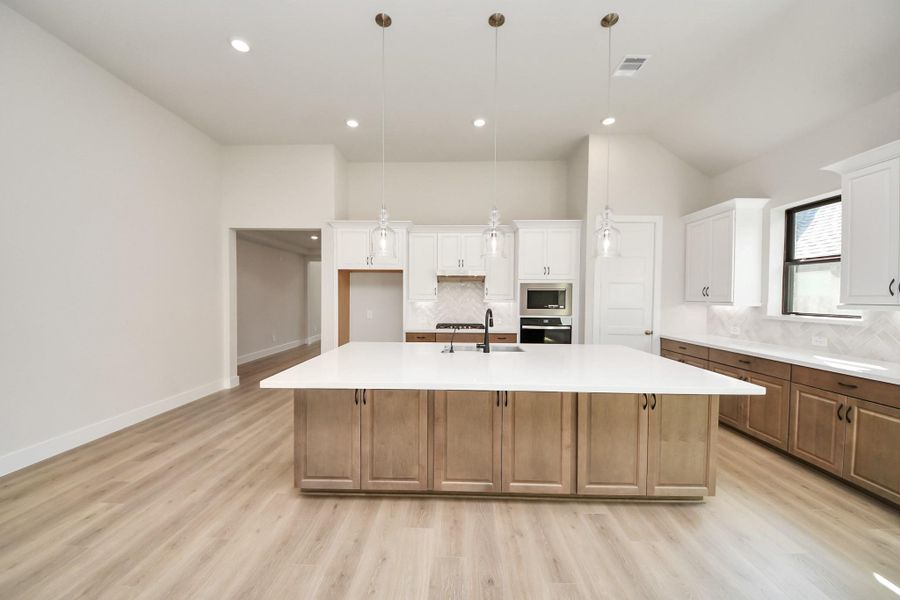 Representative model home photos shown for illustrative purposes only. Actual home, features, and finishes may vary. Home is currently under construction.