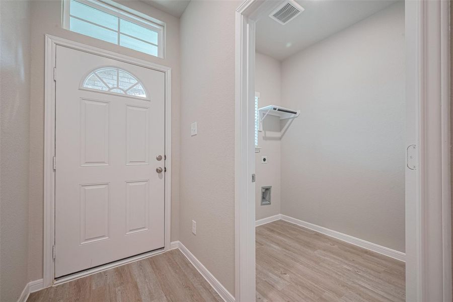 Spacious, unfurnished interior of a new home in , Brookshire (Image 24).