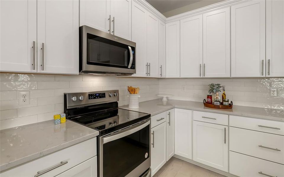 Furnished interior view inside a new home in , Venice (Image 26).