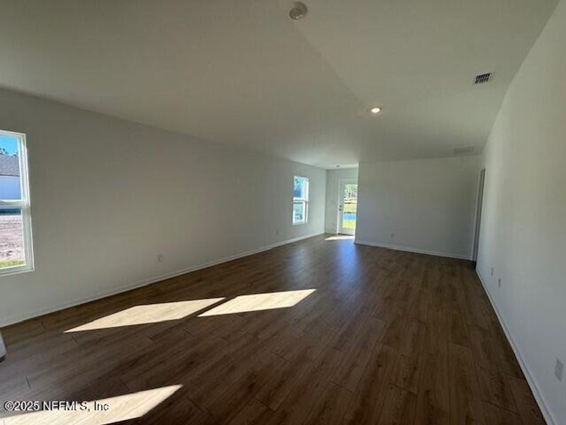 Spacious, unfurnished interior of a new home in Grand Reserve, Bunnell (Image 24).
