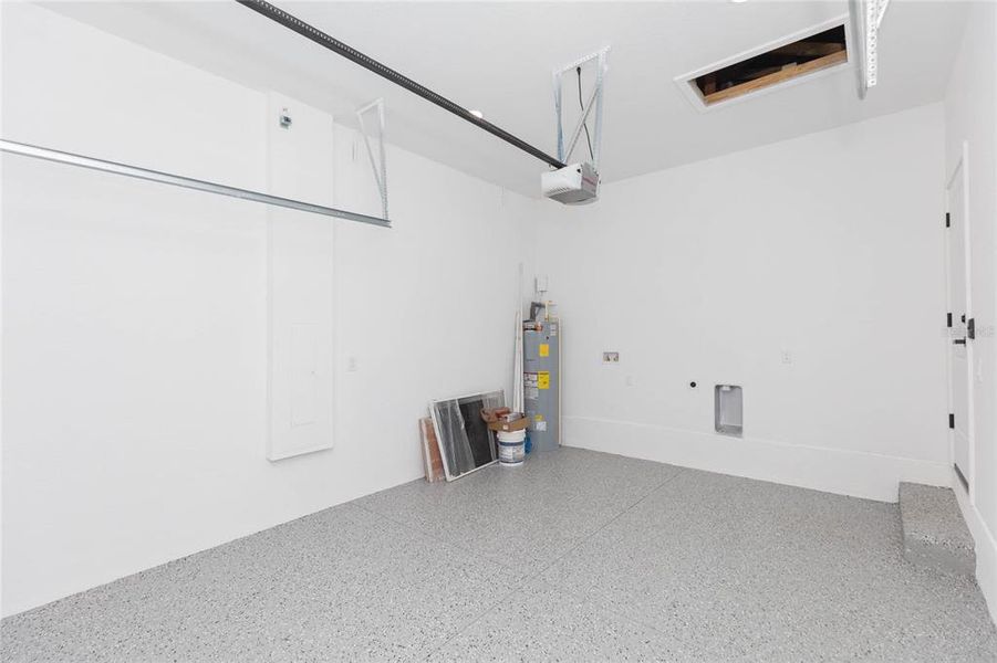Spacious, unfurnished interior of a new home in , Tampa (Image 33). Spacious, unfurnished interior of a new home in , Tampa (Image 33).