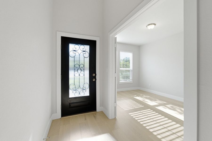 Spacious, unfurnished interior of a new home in Sanctuary, Salado (Image 15).