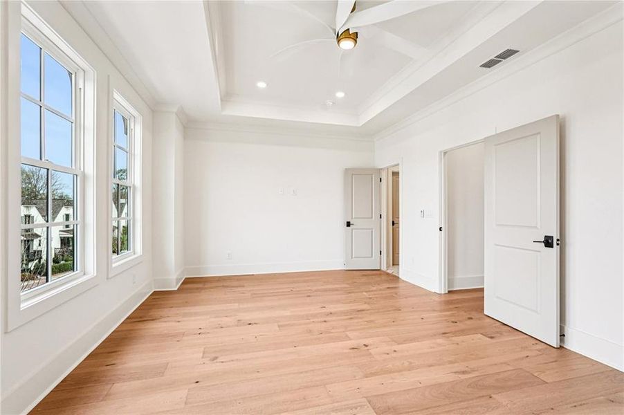 Spacious, unfurnished interior of a new home in Park Walke, Alpharetta (Image 41).