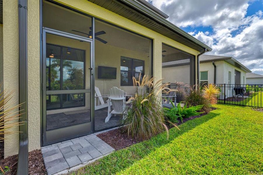 Exterior details and patio area of a home in , Port Charlotte (Image 26).