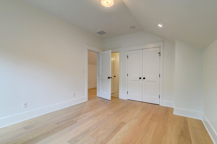 Spacious, unfurnished interior of a new home in , Hollywood (Image 50).
