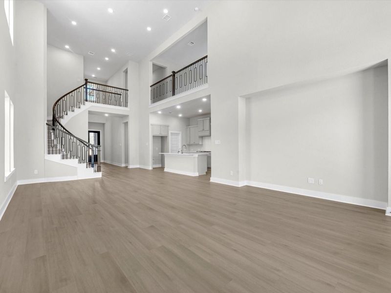 Spacious, unfurnished interior of a new home in Garden Glen at Clopton Farms, Montgomery (Image 9).