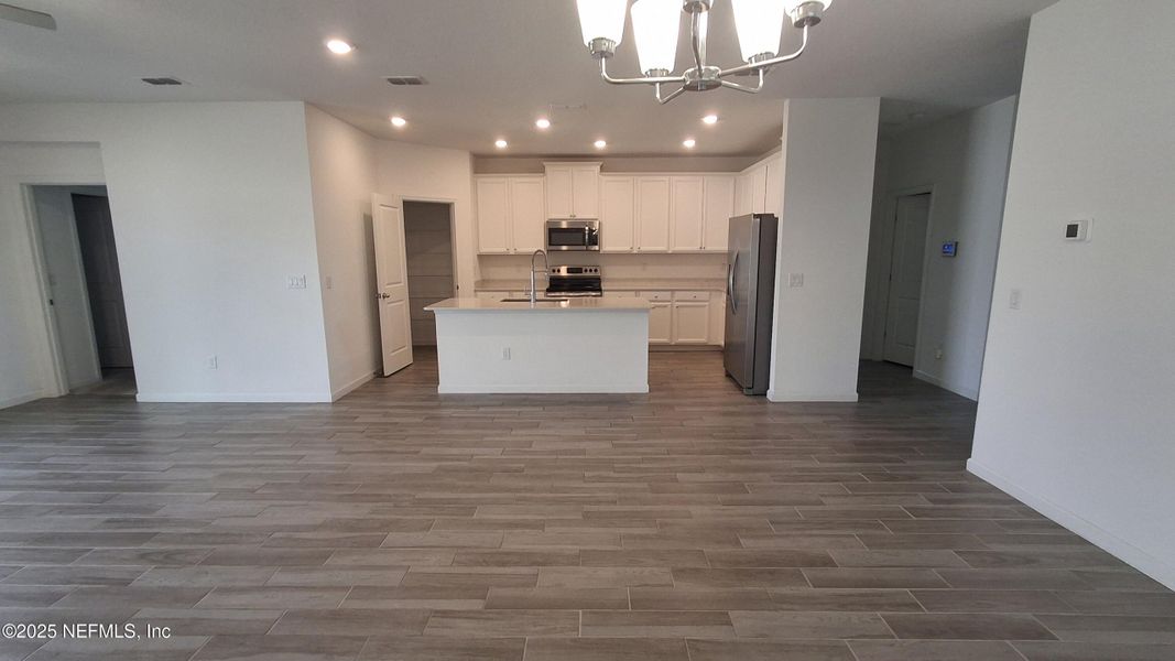 Spacious, unfurnished interior of a new home in , Jacksonville (Image 10).