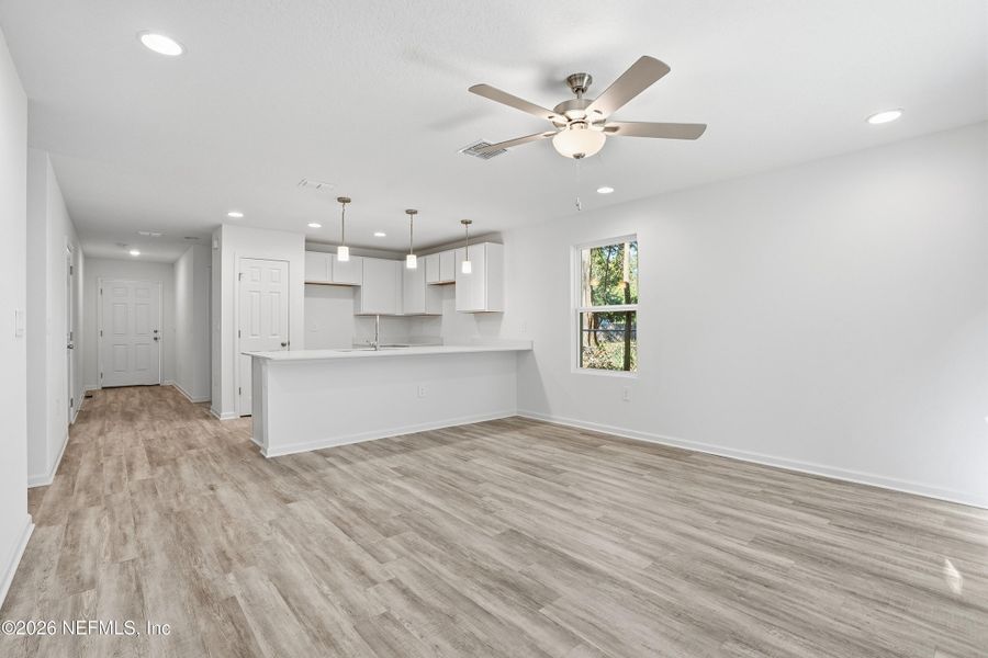 Spacious, unfurnished interior of a new home in , Jacksonville (Image 12).