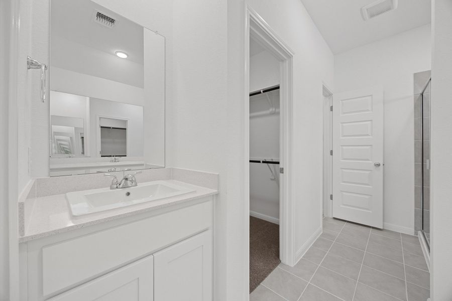Furnished interior view inside a new home in Trinity Ranch, Elgin (Image 12).