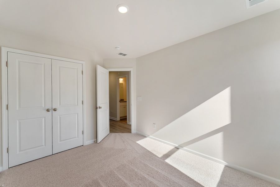 Spacious, unfurnished interior of a new home in Edwards Station, Taylors (Image 21).