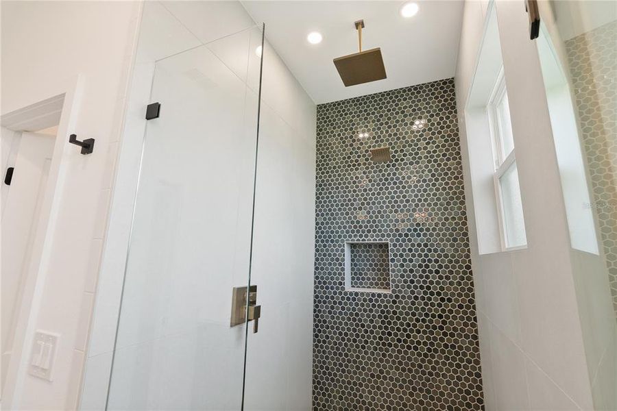 Close-up of interior finishes inside a home in , Tampa (Image 16).
