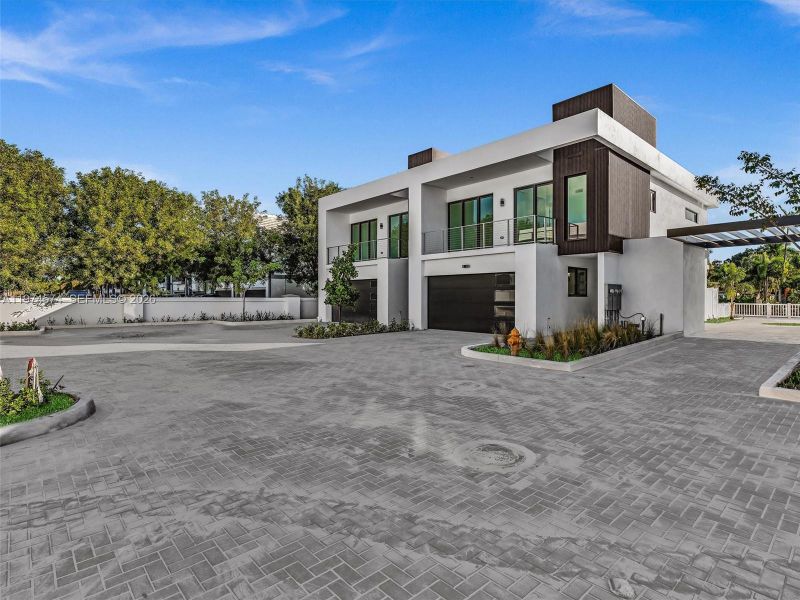 Community amenities in , Dania Beach (Image 74).