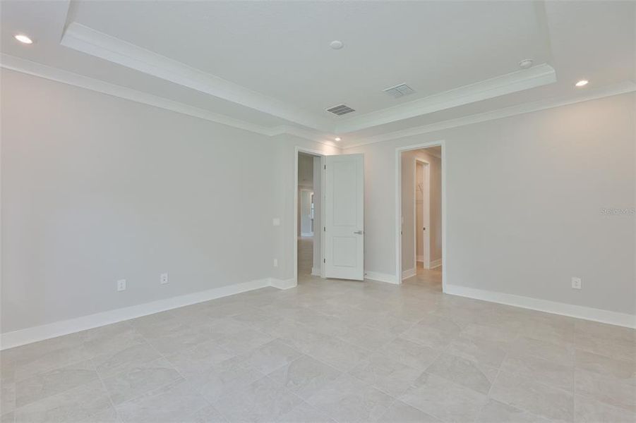 Spacious, unfurnished interior of a new home in , Parrish (Image 36).