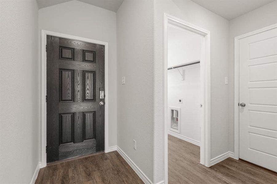 Spacious, unfurnished interior of a new home in Deer Creek, Fort Worth (Image 13).