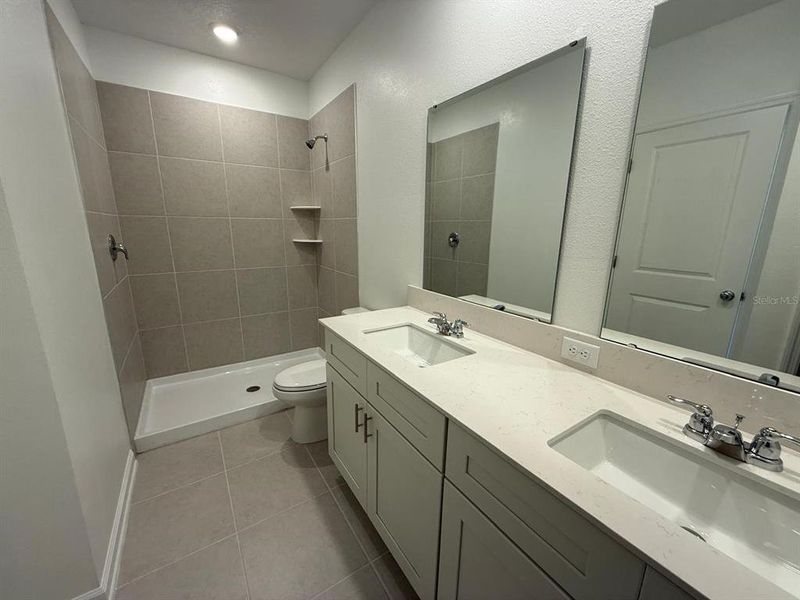 Furnished interior view inside a new home in , Kissimmee (Image 9).