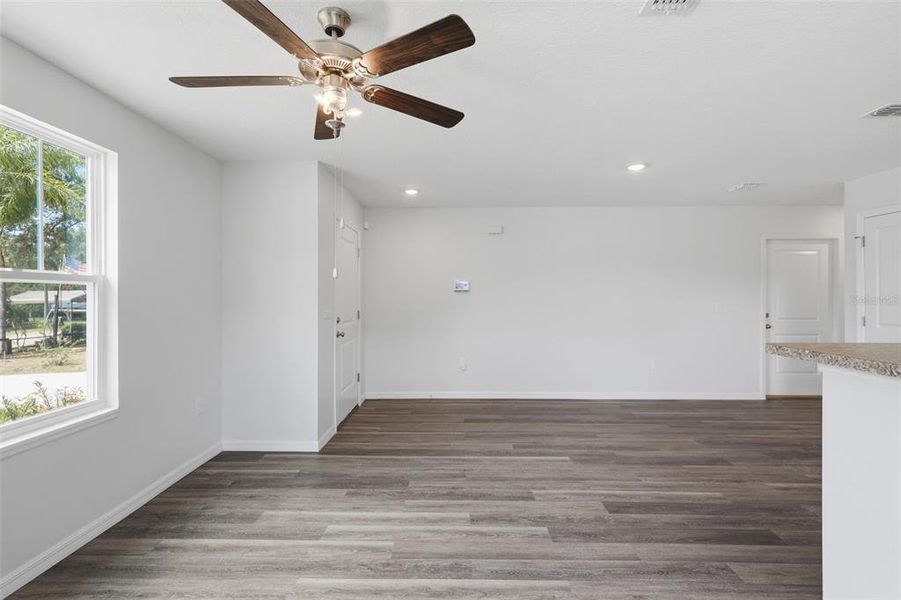 Spacious, unfurnished interior of a new home in , Apopka (Image 31).