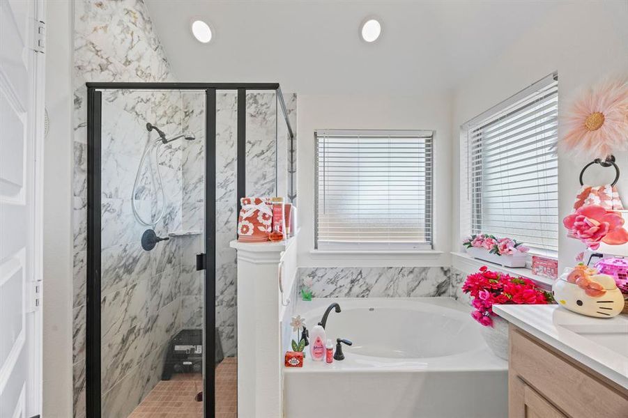 Furnished interior view inside a new home in Stone River Glen, Royse City (Image 19). Furnished interior view inside a new home in Stone River Glen, Royse City (Image 19).