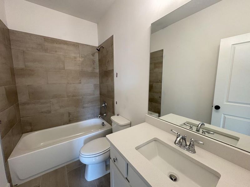 Furnished interior view inside a new home in Arden on Lanier, Cumming (Image 9).