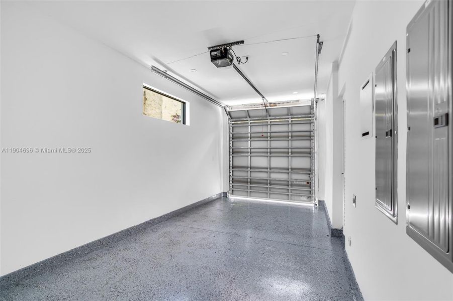 Spacious, unfurnished interior of a new home in , Miami (Image 11).