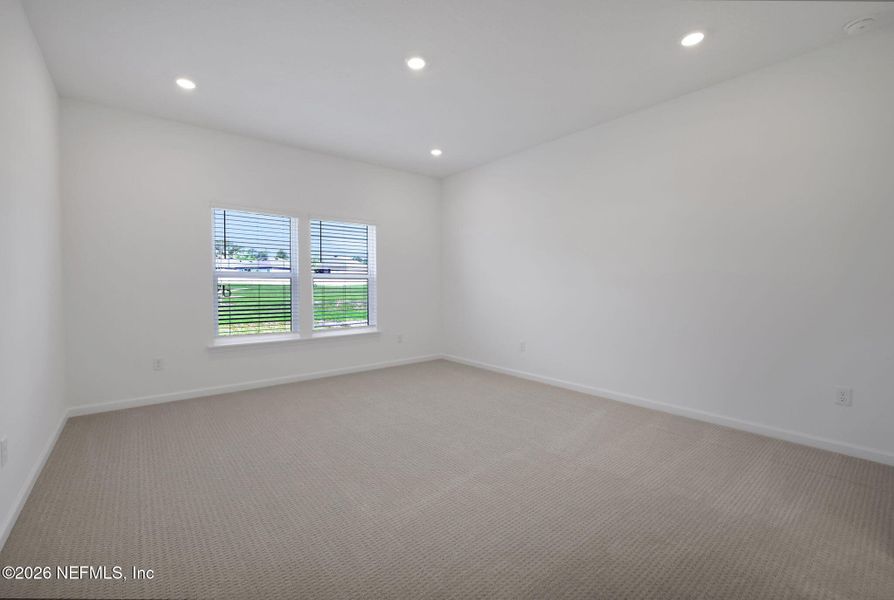 Spacious, unfurnished interior of a new home in Jennings Farm, Middleburg (Image 41).