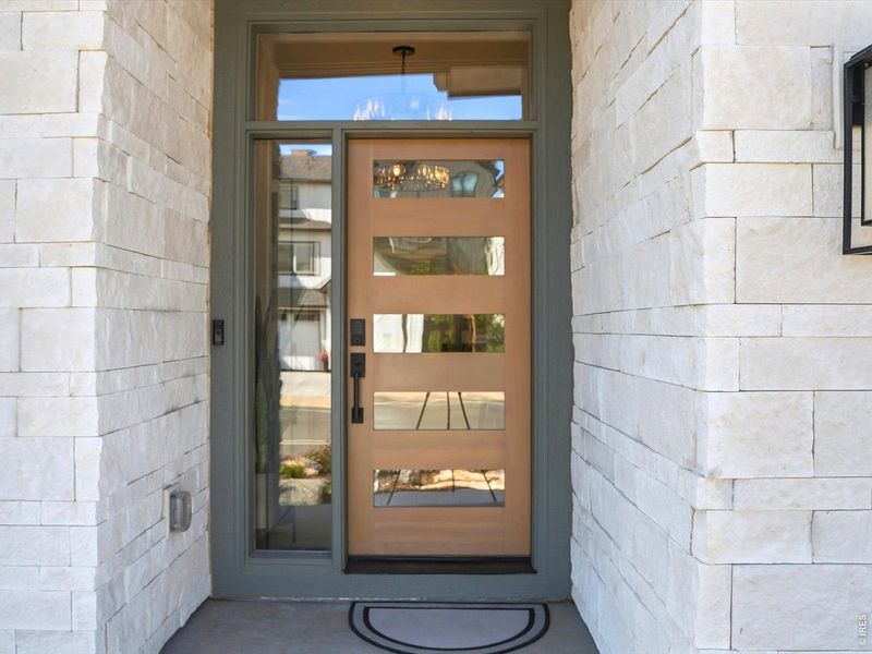 Exterior details and patio area of a home in , Louisville (Image 3).