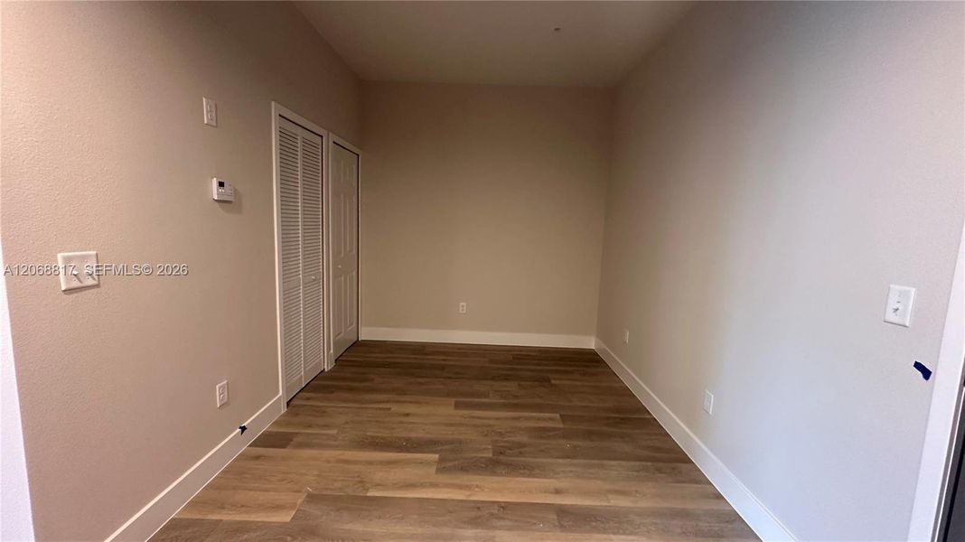 Spacious, unfurnished interior of a new home in , Orlando (Image 5).