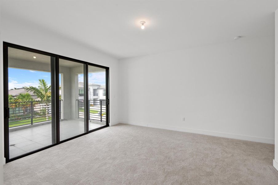 Spacious, unfurnished interior of a new home in , Boca Raton (Image 25). Spacious, unfurnished interior of a new home in , Boca Raton (Image 25).