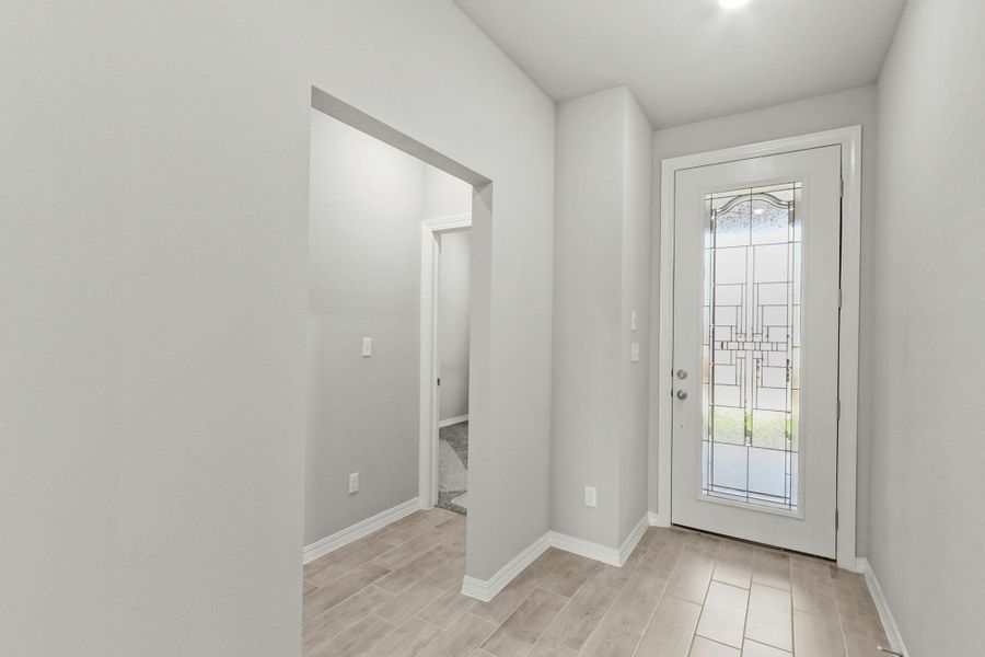 Representative unfurnished interior of a home built from the Prickly Pear by View Homes in Campo Del Sol, El Paso (Image 17).
