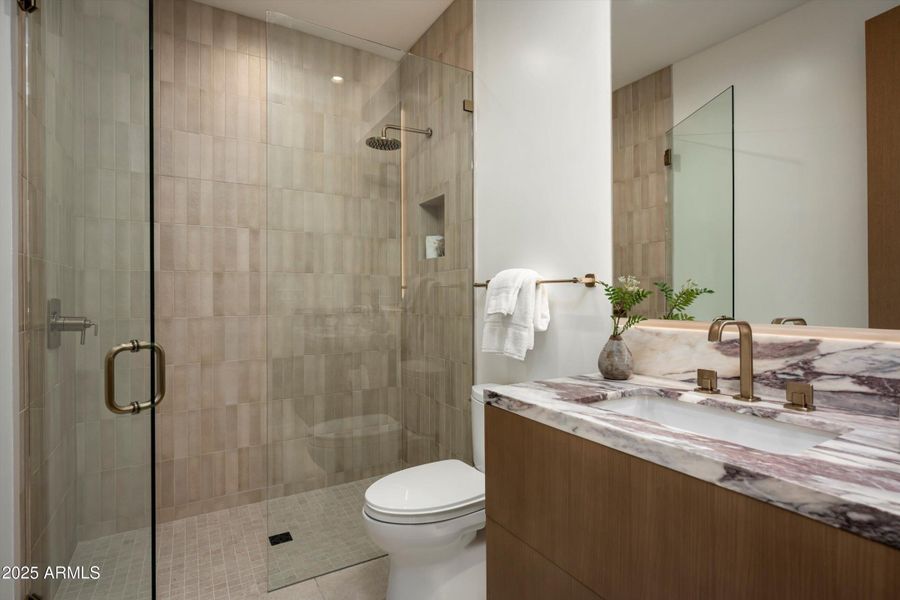 28-8386 E Leaning Rock Staged-30