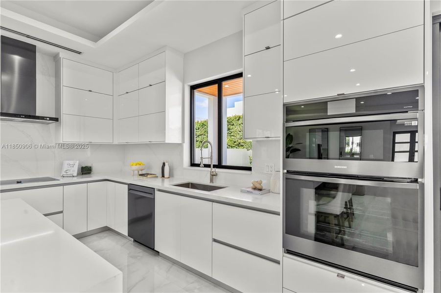 Furnished interior view inside a new home in , Miami (Image 40).