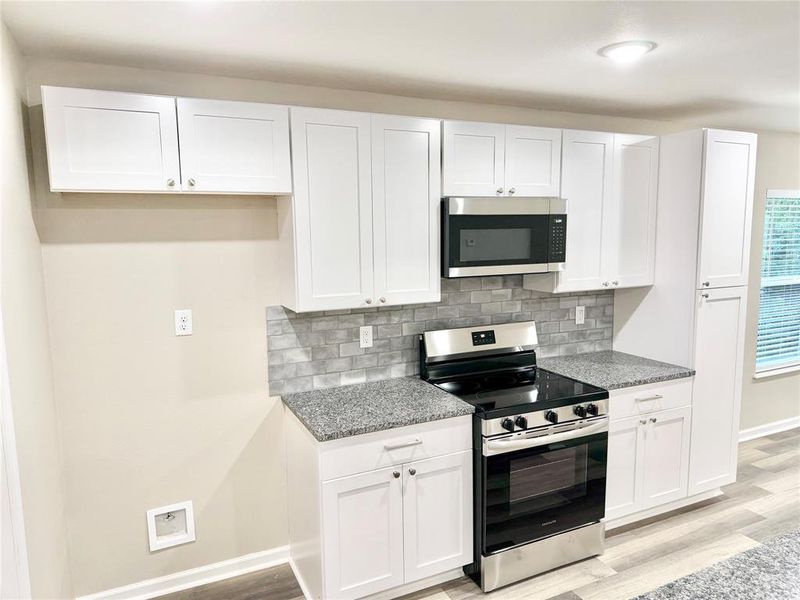 Furnished interior view inside a new home in , Gladewater (Image 4).