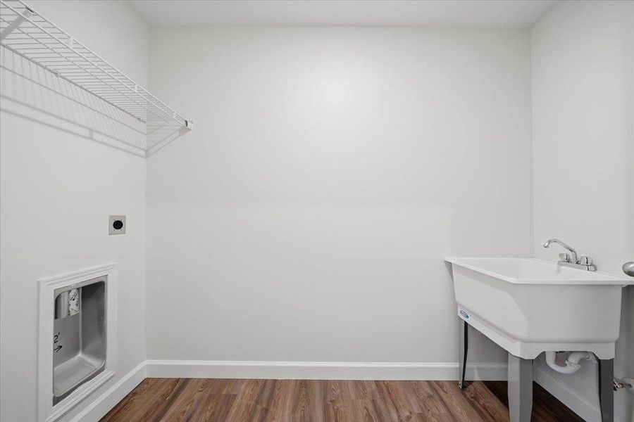 Spacious, unfurnished interior of a new home in Bent Tree, Gaffney (Image 29).