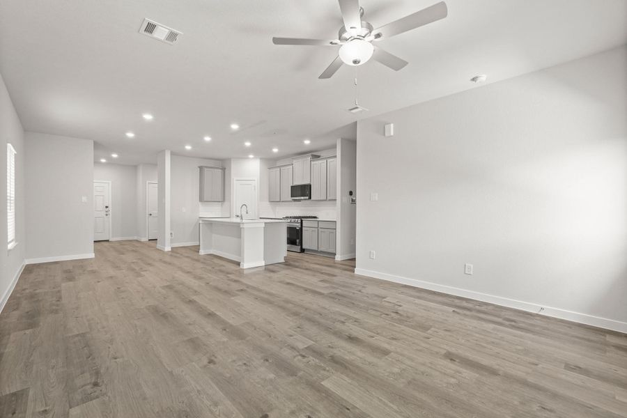 Spacious, unfurnished interior of a new home in Maple Woods, Hockley (Image 12).
