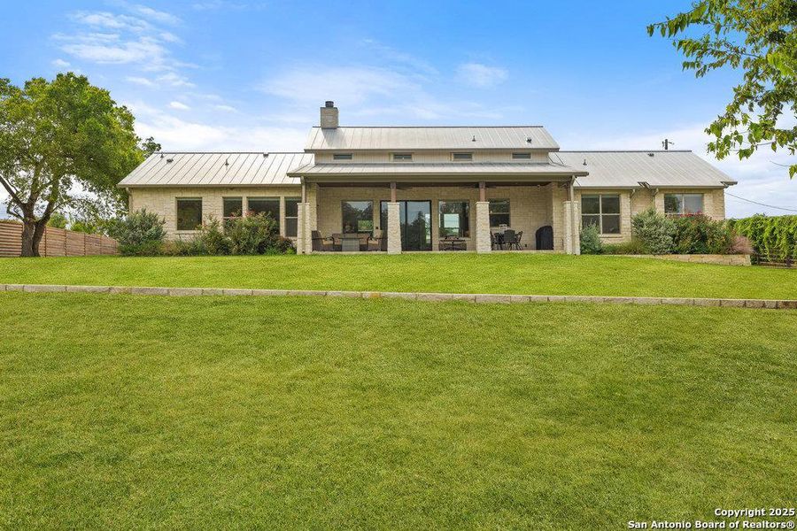 Exterior details and patio area of a home in , Blanco (Image 18).