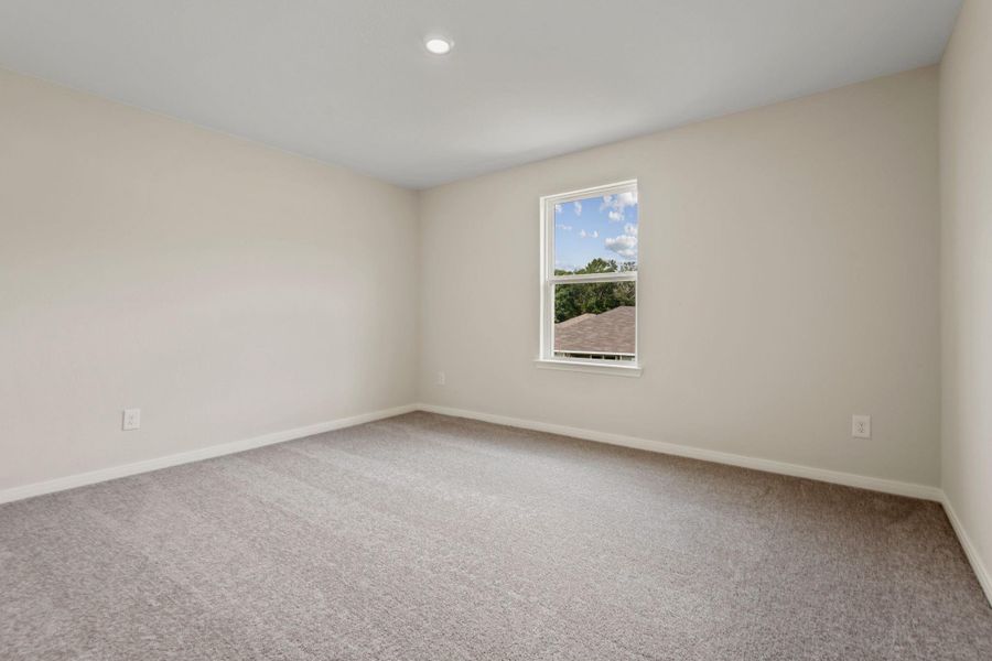 Spacious, unfurnished interior of a new home in Pinewood Trails, Cleveland (Image 18).