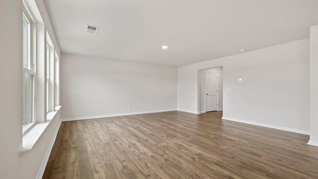 Spacious, unfurnished interior of a new home in Harrier Point, Woodruff (Image 17).