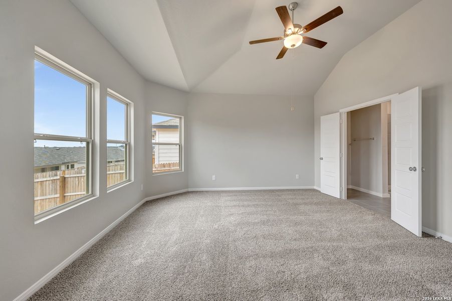 Spacious, unfurnished interior of a new home in Hunters Ranch, San Antonio (Image 37).