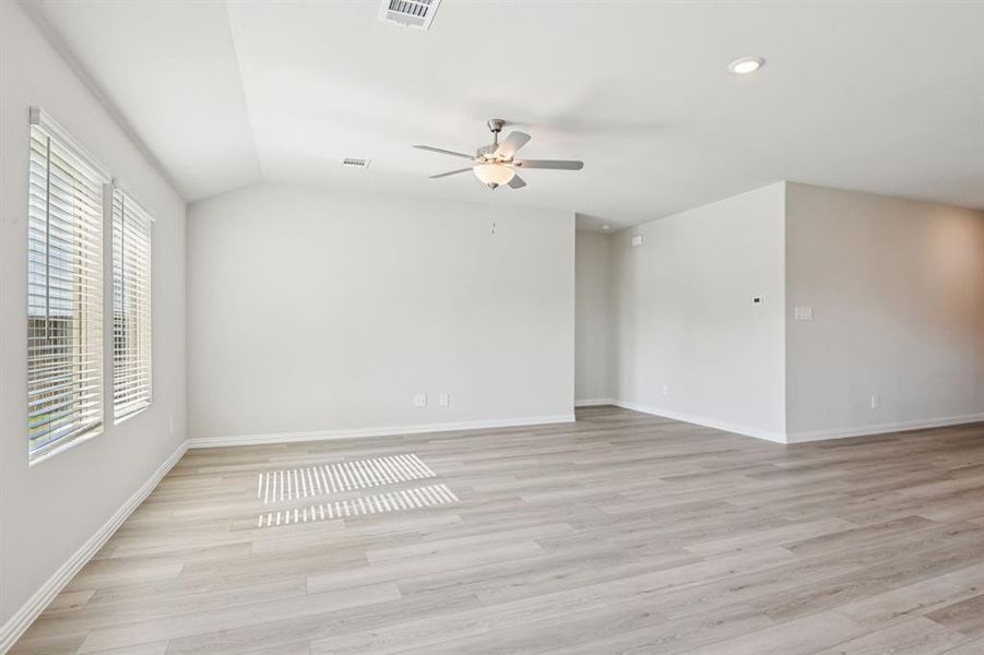 Spacious, unfurnished interior of a new home in Lakehaven - Signature Series, Farmersville (Image 25). Spacious, unfurnished interior of a new home in Lakehaven - Signature Series, Farmersville (Image 25).