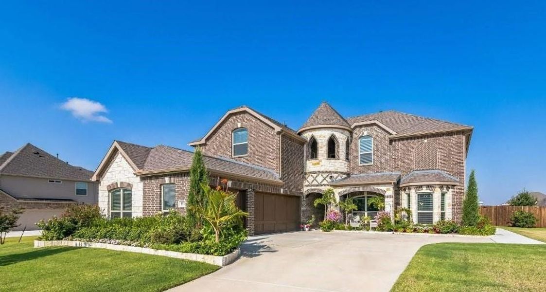 View of front of home with a front yard