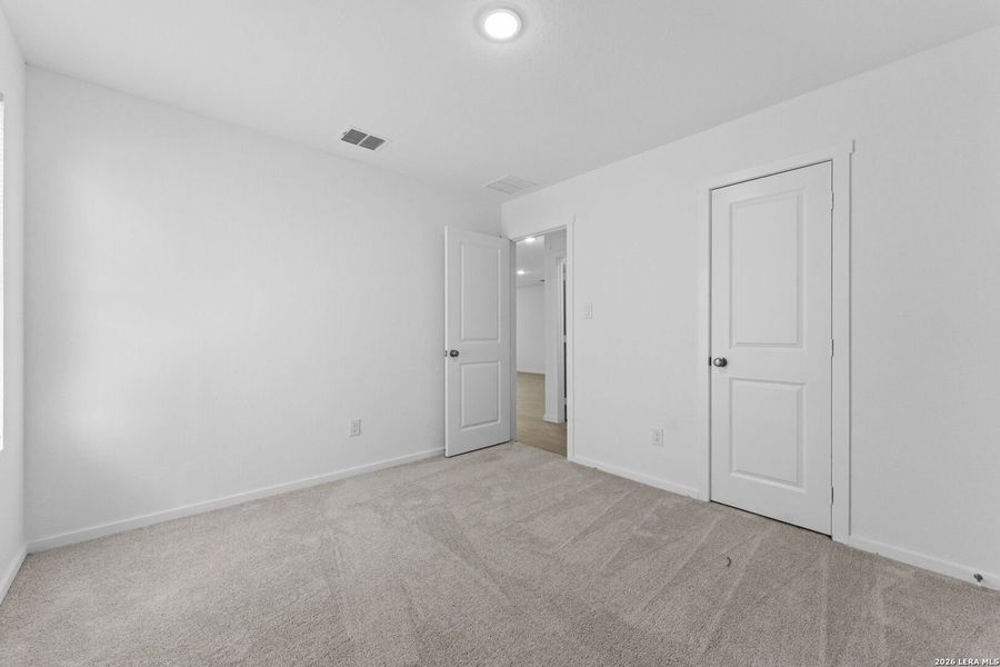 Spacious, unfurnished interior of a new home in Higdon Crossing, San Antonio (Image 25).