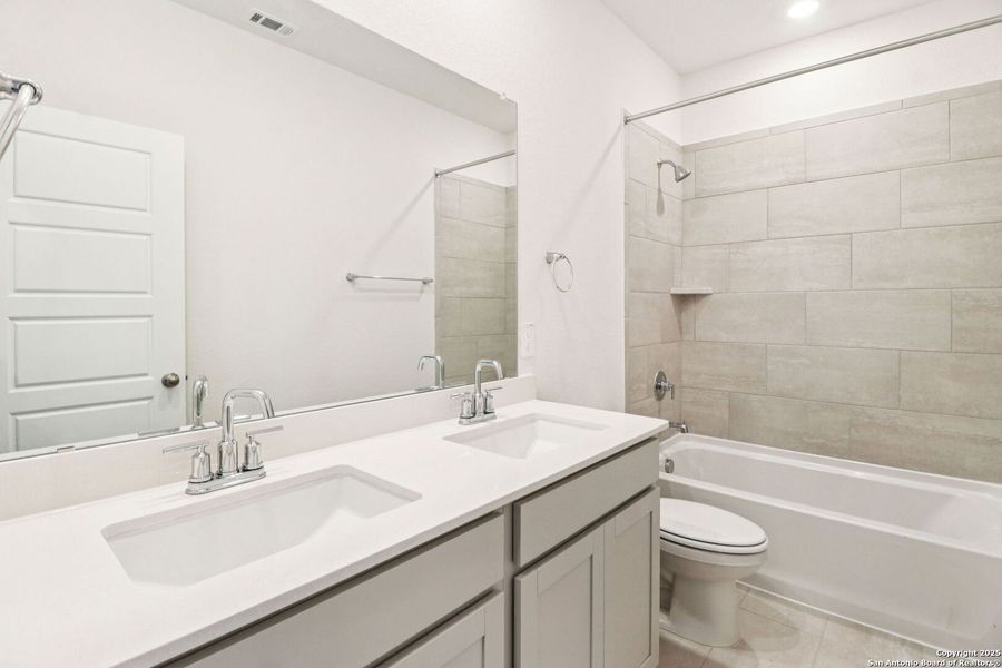 Furnished interior view inside a new home in Catalina, Converse (Image 12).