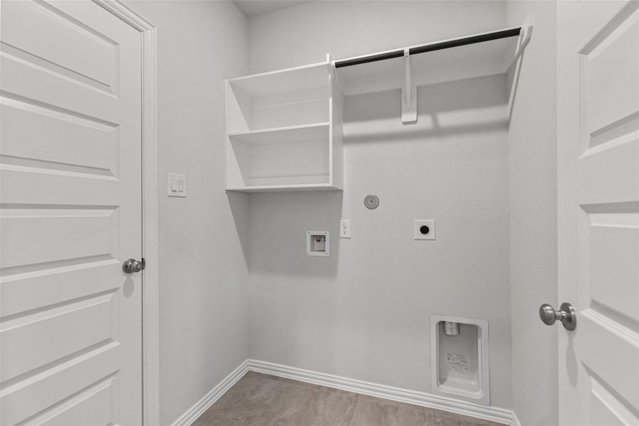 Spacious, unfurnished interior of a new home in Park at Eldridge, Sugar Land (Image 31). Spacious, unfurnished interior of a new home in Park at Eldridge, Sugar Land (Image 31).