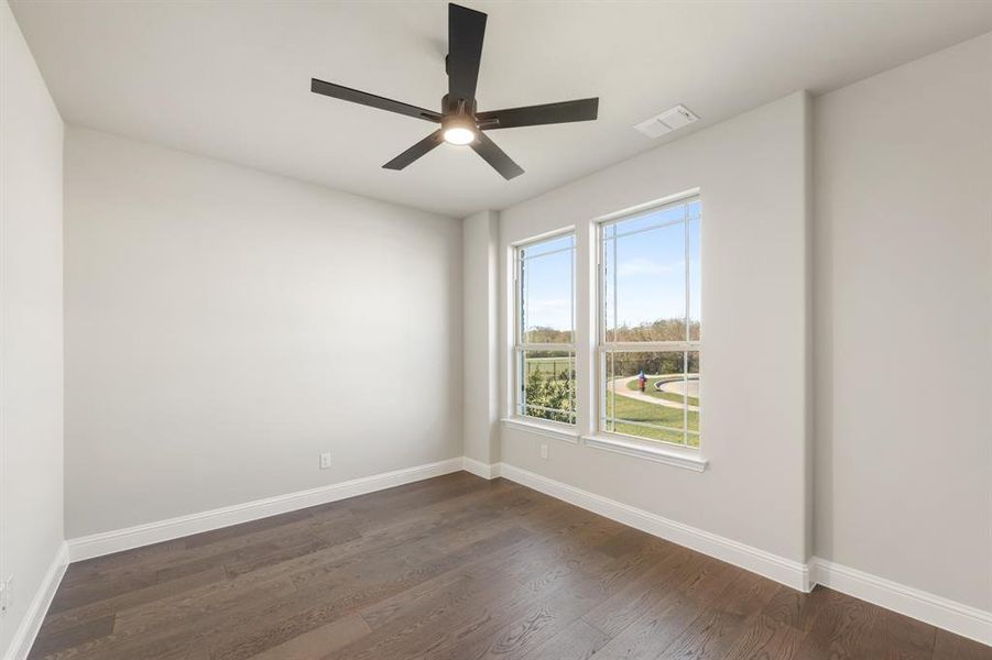 Spacious, unfurnished interior of a new home in Sable Creek, Sanger (Image 29).