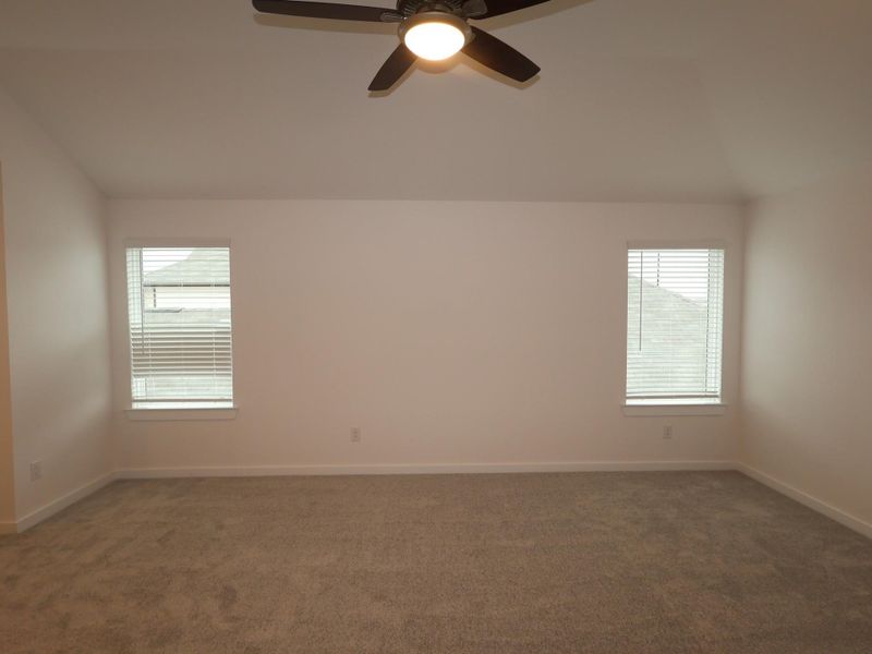 Spacious, unfurnished interior of a new home in Summerview, Fulshear (Image 17).