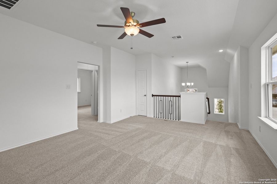 Spacious, unfurnished interior of a new home in Rhine Valley, Schertz (Image 12).