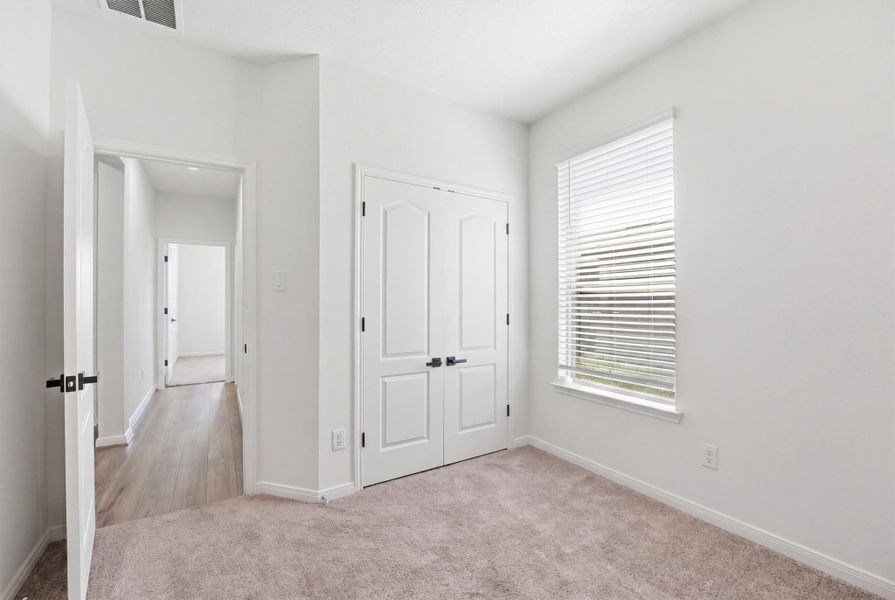 Spacious, unfurnished interior of a new home in Vida Costera, Texas City (Image 21).